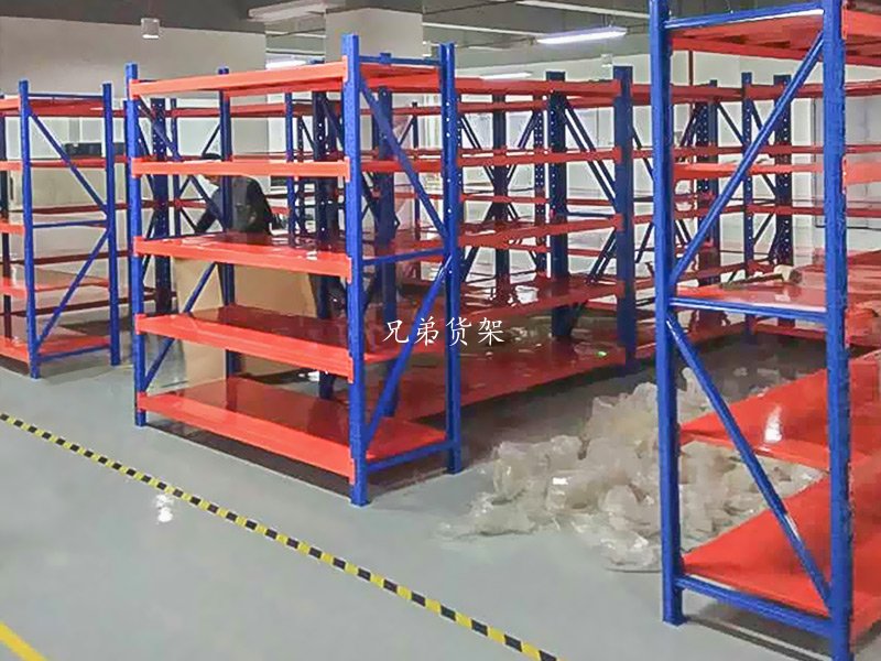 輕型貨架特點,輕型貨架的優(yōu)勢在哪里