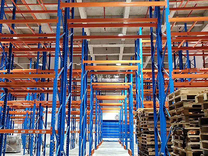 從重型貨架設(shè)計(jì)、制造、使用方面談倉(cāng)儲(chǔ)安全